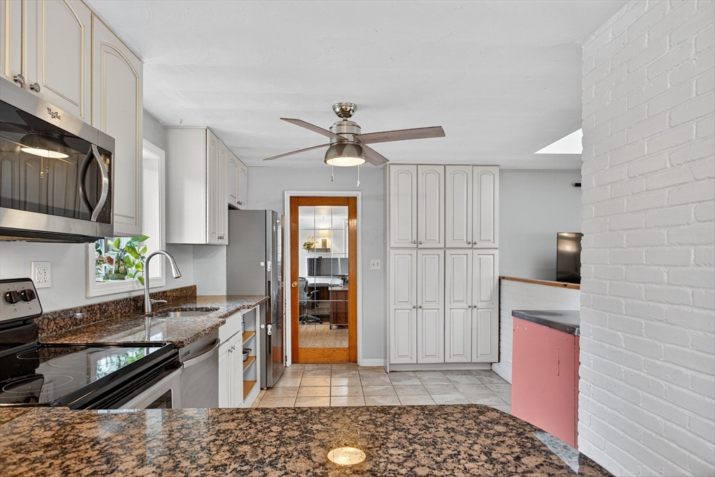 14 Paxton Road Framingham, MA 01701 - Photo 9 of 24