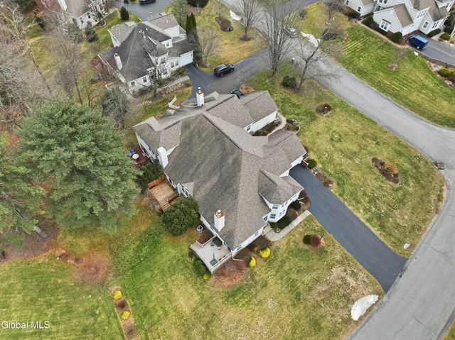 $399,900 | 138 Killarney Drive, Niskayuna, NY 12309