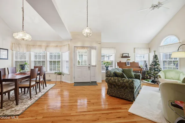 $399,900 | 138 Killarney Drive, Niskayuna, NY 12309