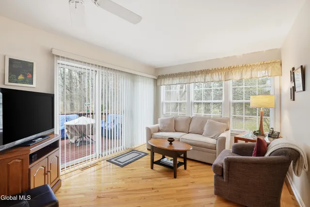 $399,900 | 138 Killarney Drive, Niskayuna, NY 12309