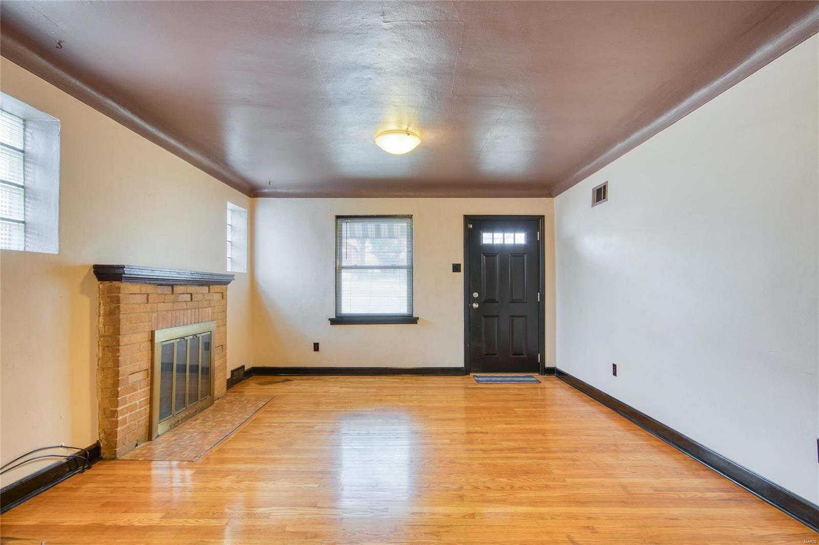 705 North Florissant Road St. Louis, MO 63135 - Photo 3 of 23 Gallery Image 3