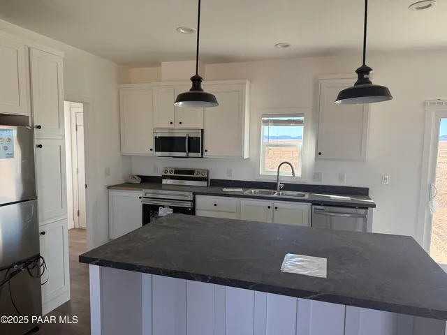 $309,900 | 26994 North Chicory Way, Paulden, AZ 86334