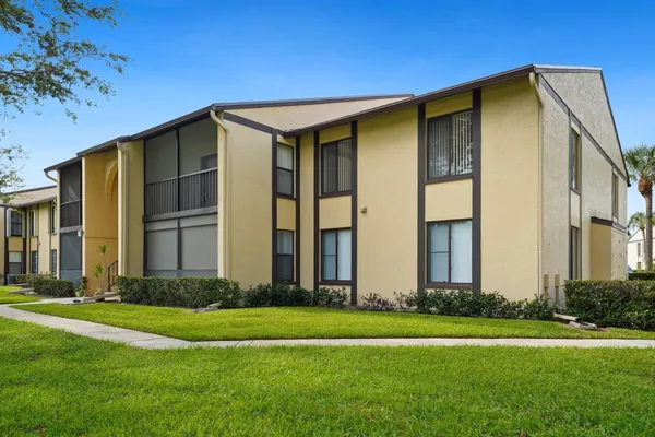 $1,750 | 802 Sky Pine Way, Unit F2, Greenacres, FL 33415