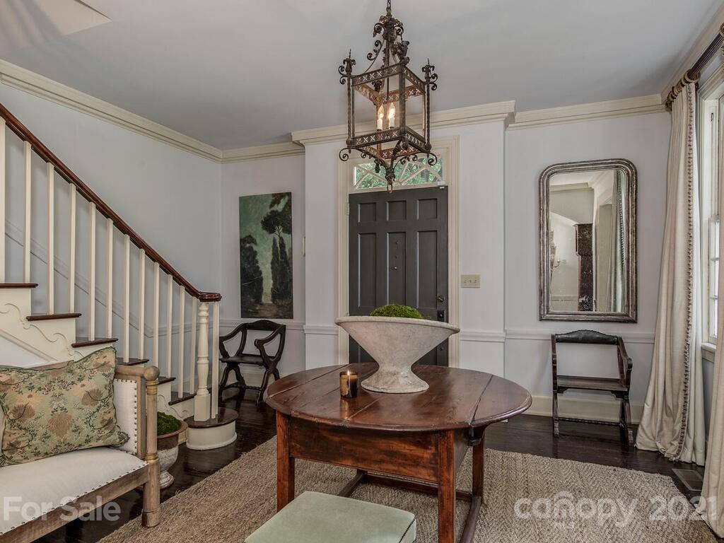 2001 Queens Road East Charlotte, NC 28207 - Photo 4 of 39 a view of a livingroom with furniture and window