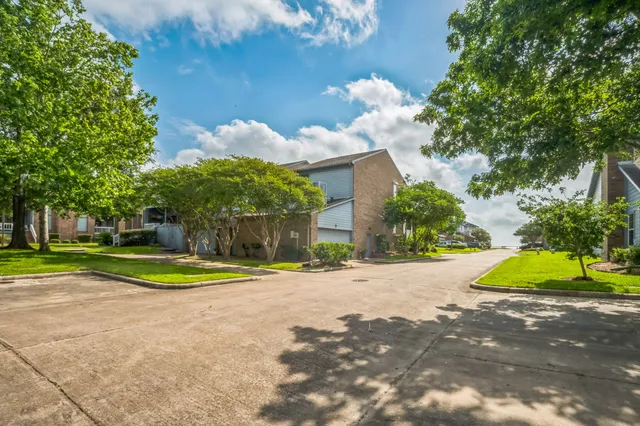 $314,900 | 2601 South Broadway Street, Unit 62, La Porte, TX 77571