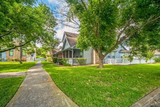 $314,900 | 2601 South Broadway Street, Unit 62, La Porte, TX 77571