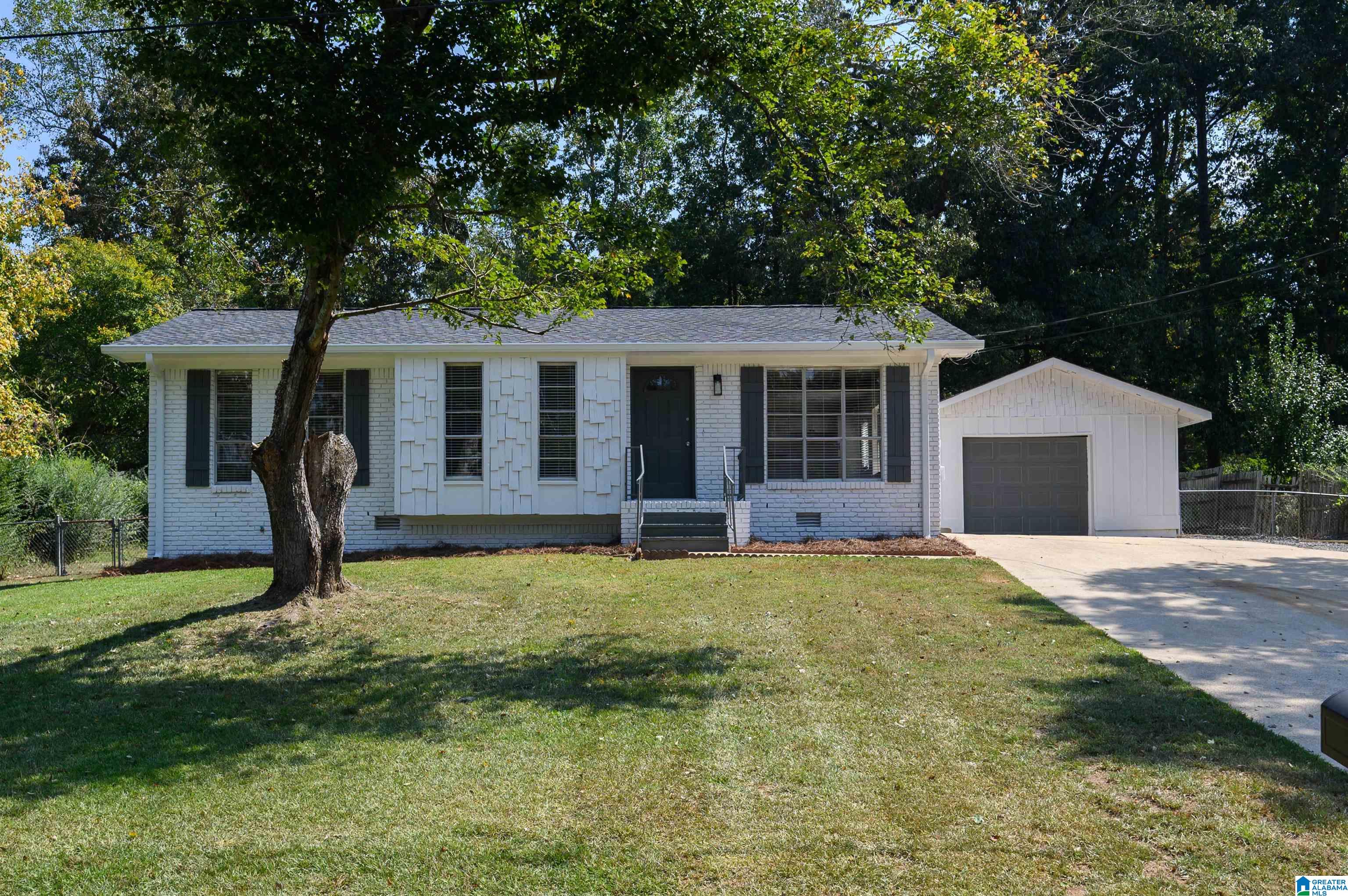 2917 Valley View Circle Adamsville, AL 35005 - Photo 2 of 40
