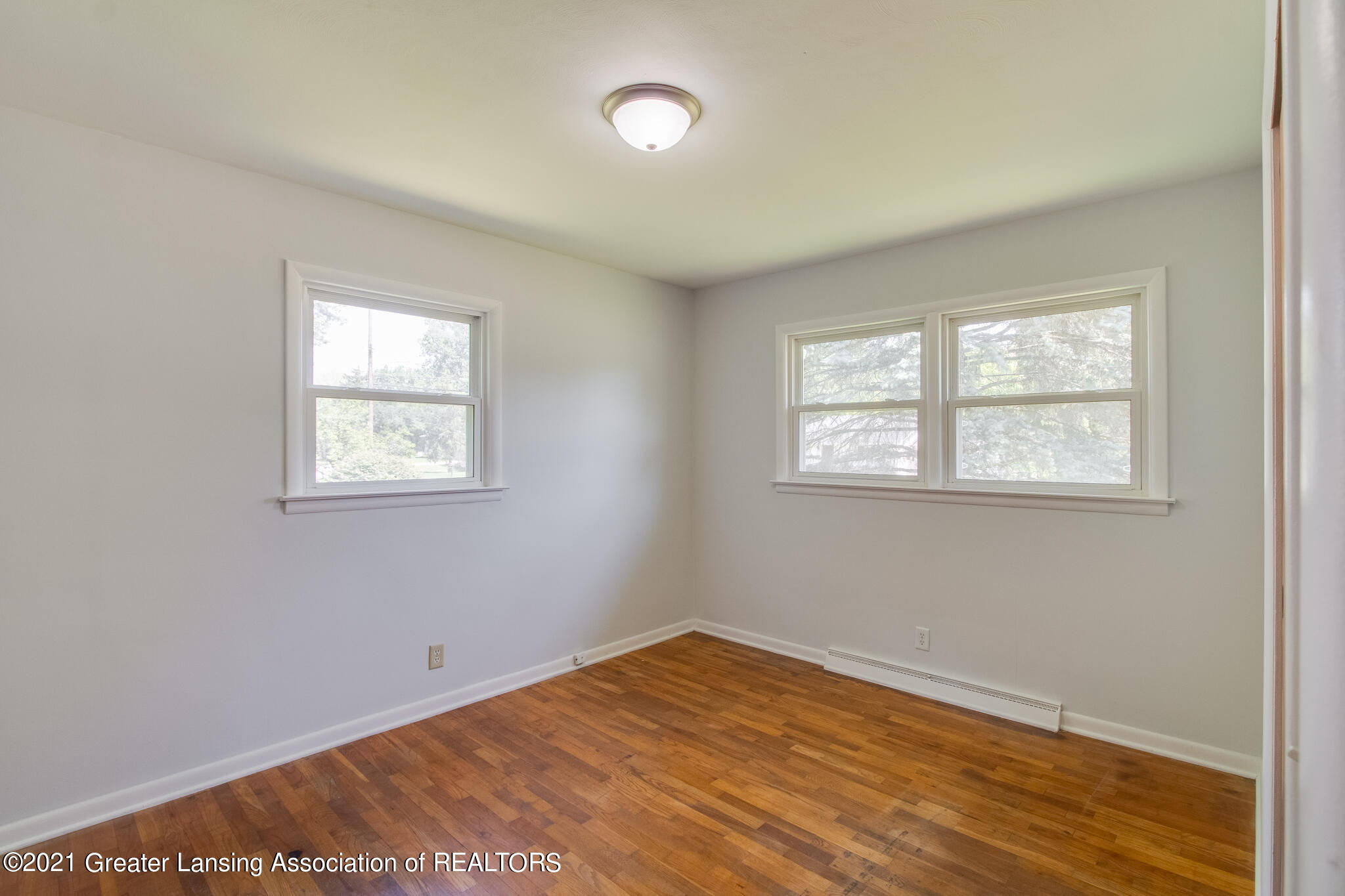 5634 Schafer Road Lansing, MI 48911 - Photo 14 of 28 5634_Schafer_STEVE_R-27