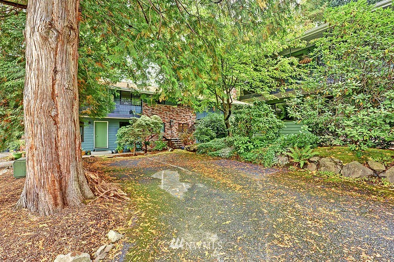 9906 Northeast 190th Street, Unit B Bothell, WA 98011 - Photo 2 of 18 Gallery Image 2