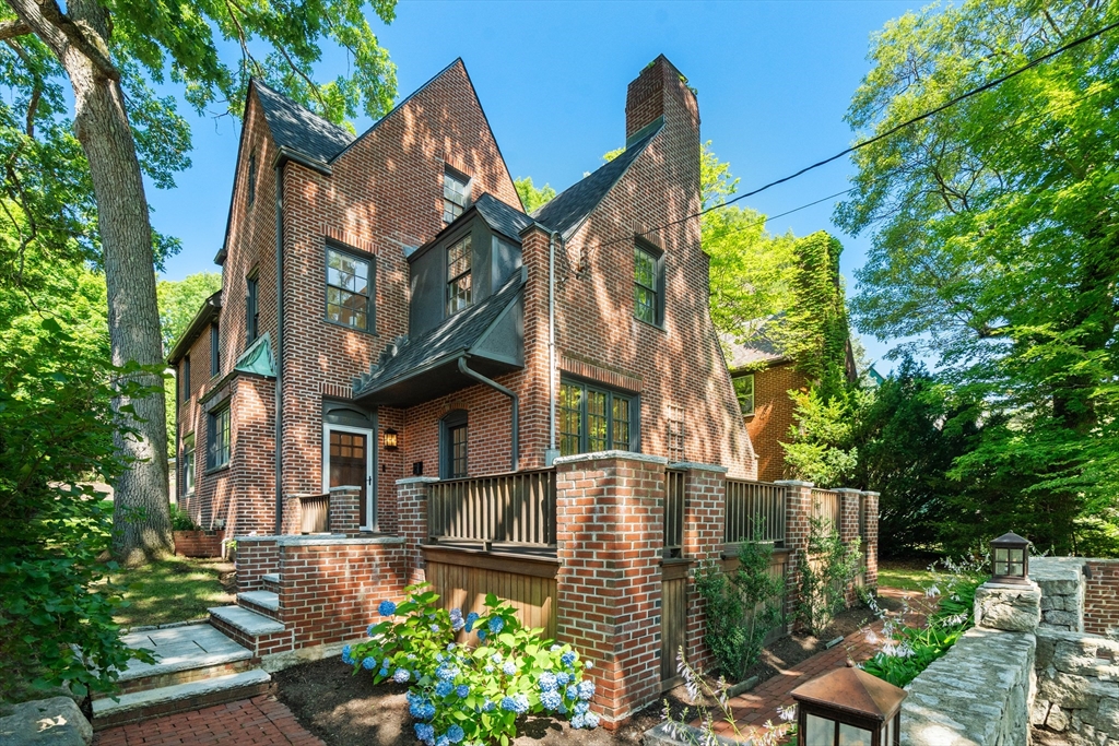 601 Walnut Street Newton, MA 02460 - Photo 1 of 21