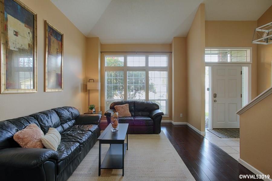 1230 Ridgepoint Street Northeast Keizer, OR 97303 - Photo 8 of 40 Gallery Image 8
