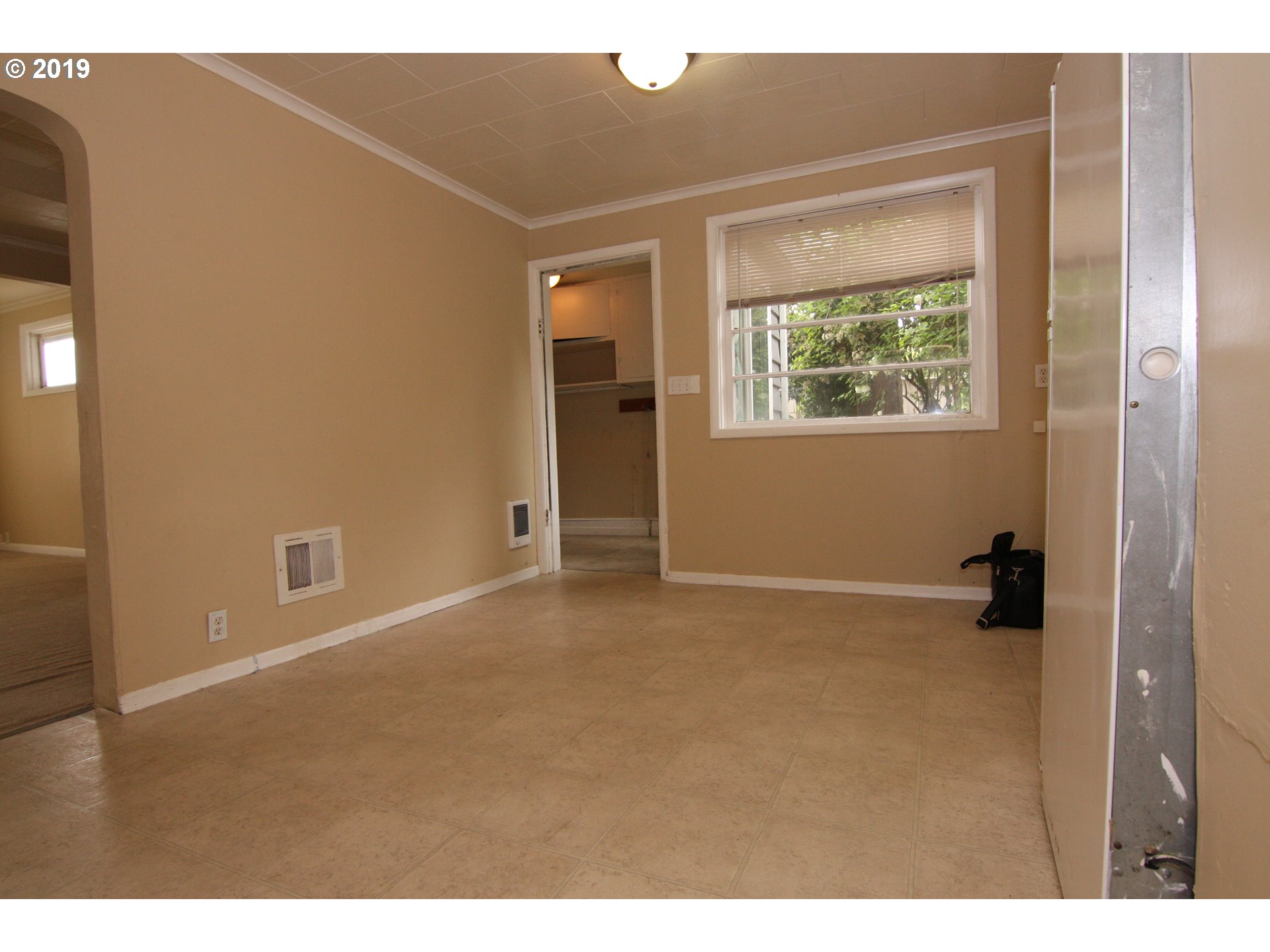 12983 Southeast Foster Road Portland, OR 97236 - Photo 3 of 9