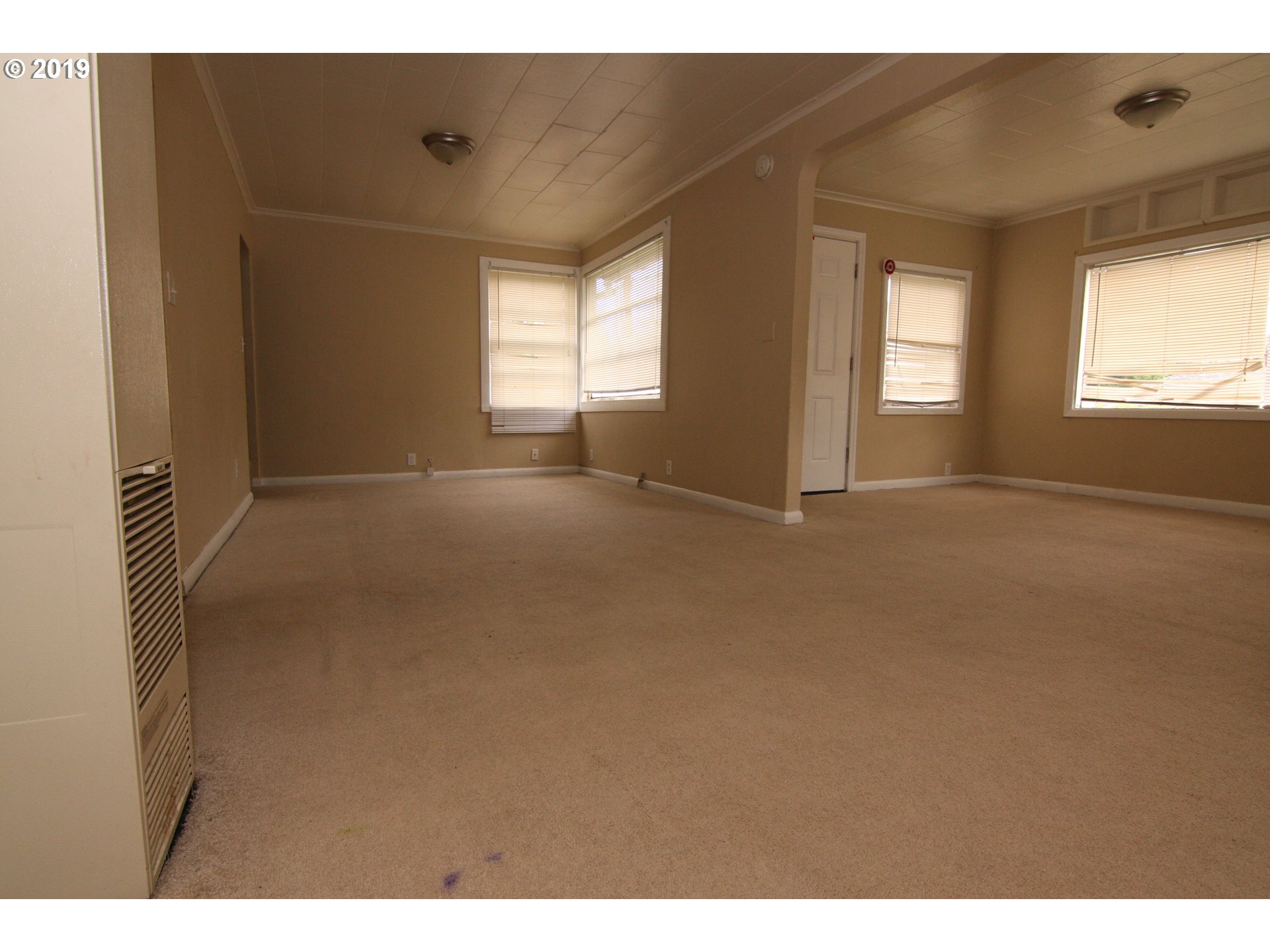 12983 Southeast Foster Road Portland, OR 97236 - Photo 4 of 9