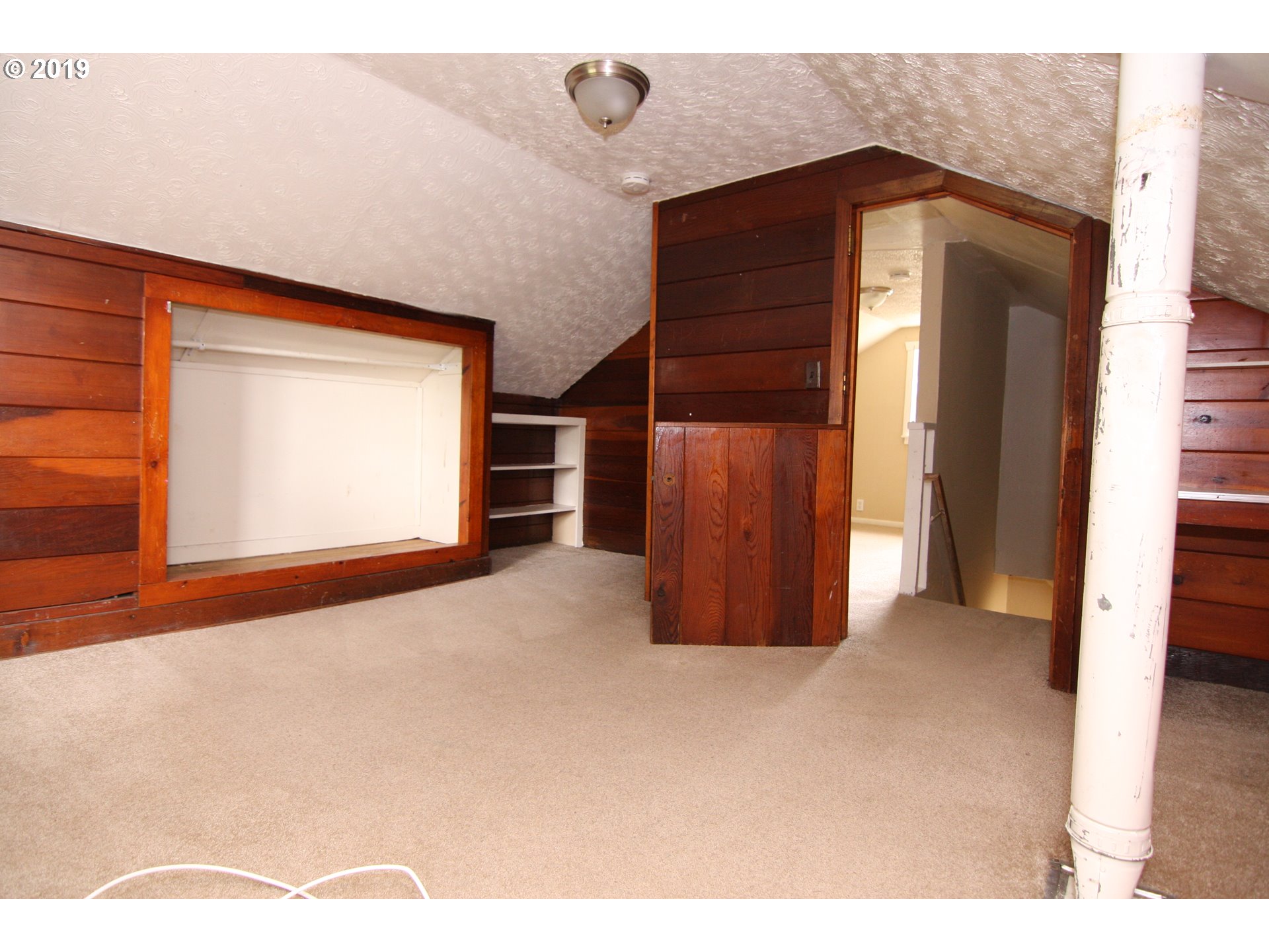 12983 Southeast Foster Road Portland, OR 97236 - Photo 5 of 9
