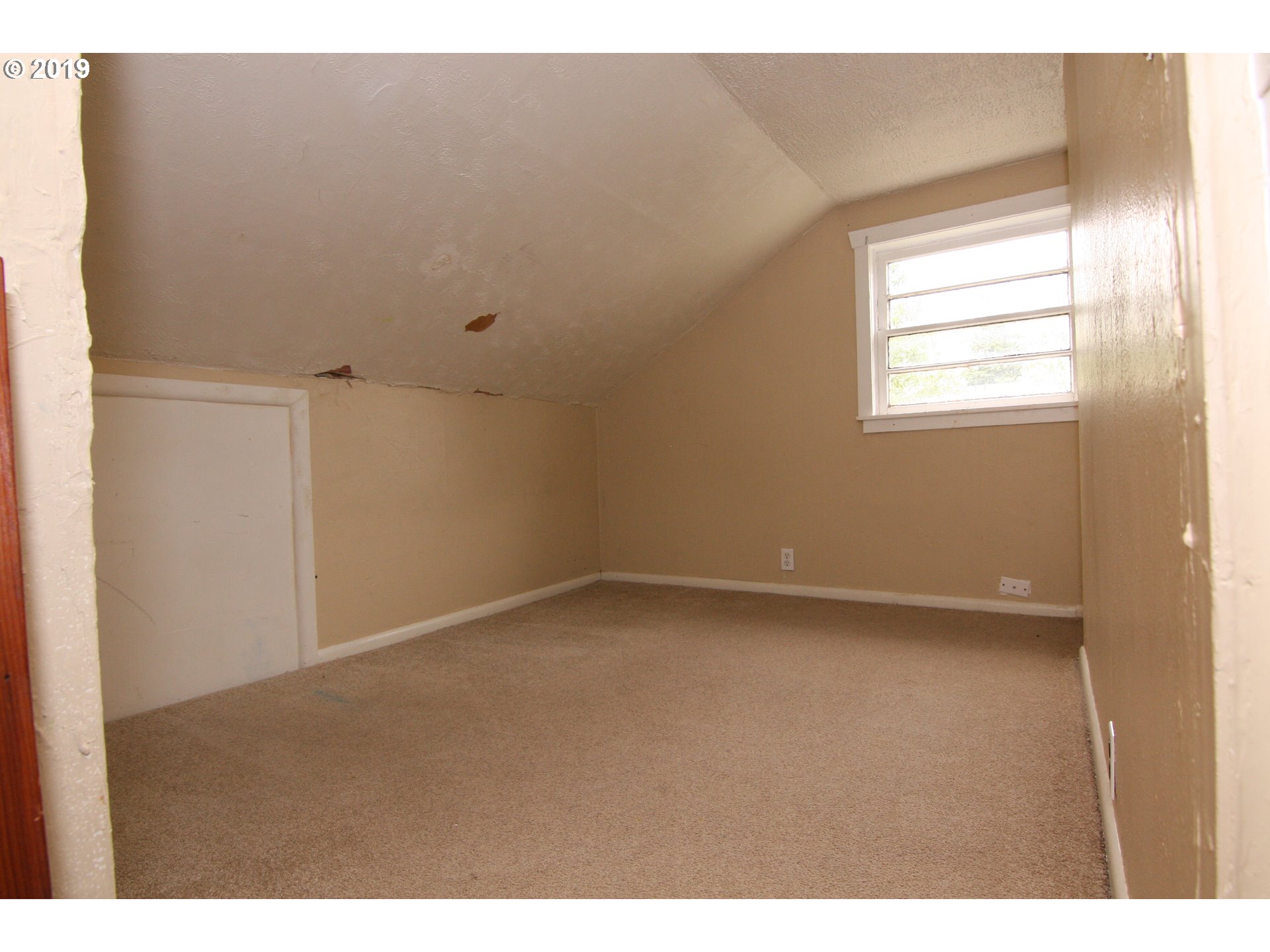 12983 Southeast Foster Road Portland, OR 97236 - Photo 6 of 9