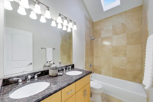 $1,200,000 | 1636 North Artesian Avenue, Chicago, IL 60647