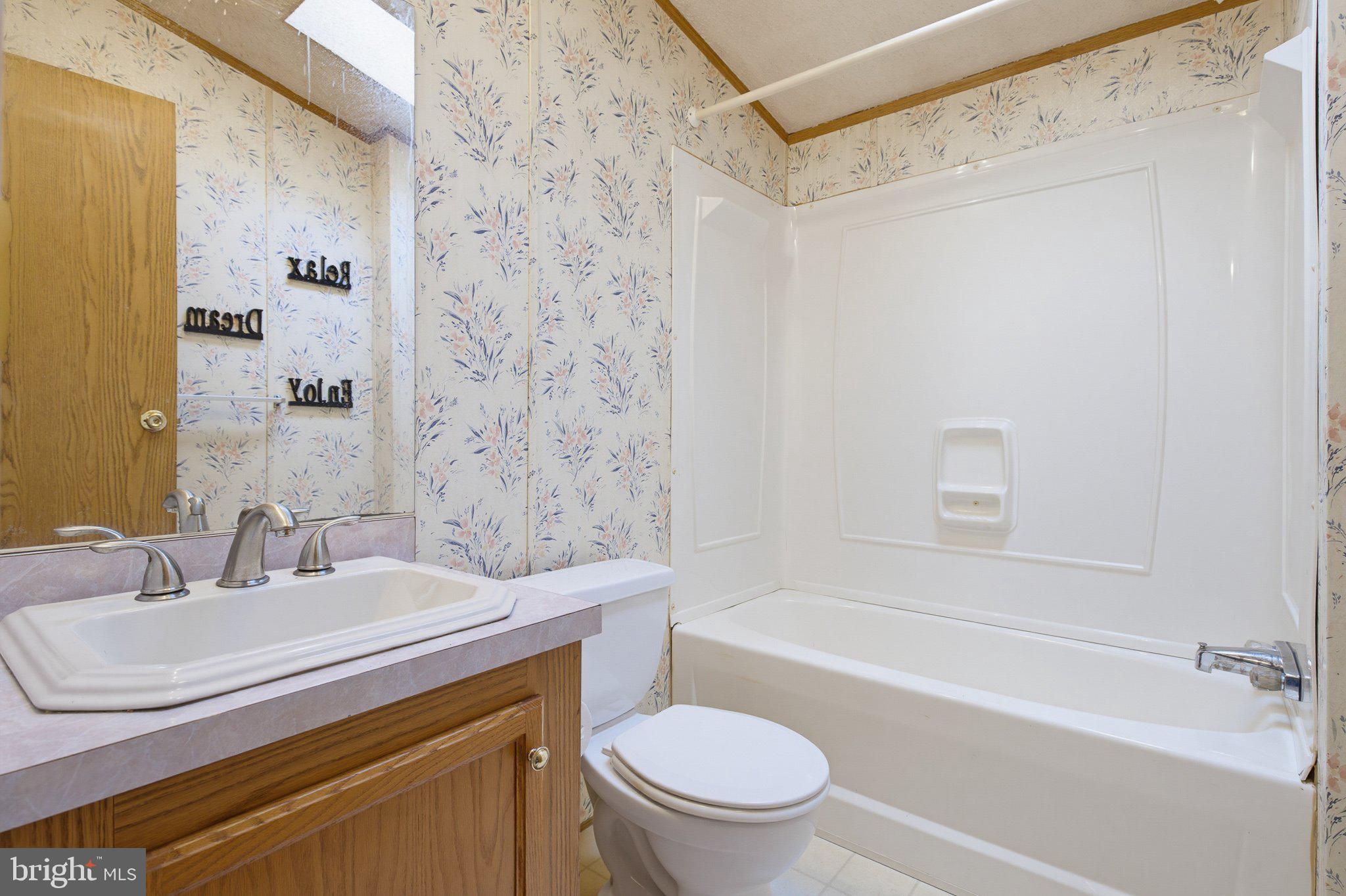 475 Wabash Road Ephrata, PA 17522 - Photo 30 of 33 Charming bathroom with floral accents.