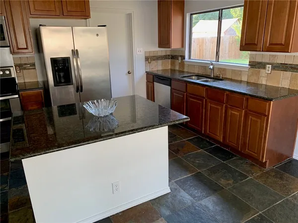 $2,250 | 2907 Donnell Drive, Round Rock, TX 78664