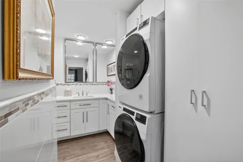 $499,000 | 6471 Bay Club Drive, Unit 3, Fort Lauderdale, FL 33308