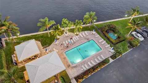 $475,000 | 6471 Bay Club Drive, Unit 3, Fort Lauderdale, FL 33308