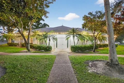 $475,000 | 6471 Bay Club Drive, Unit 3, Fort Lauderdale, FL 33308