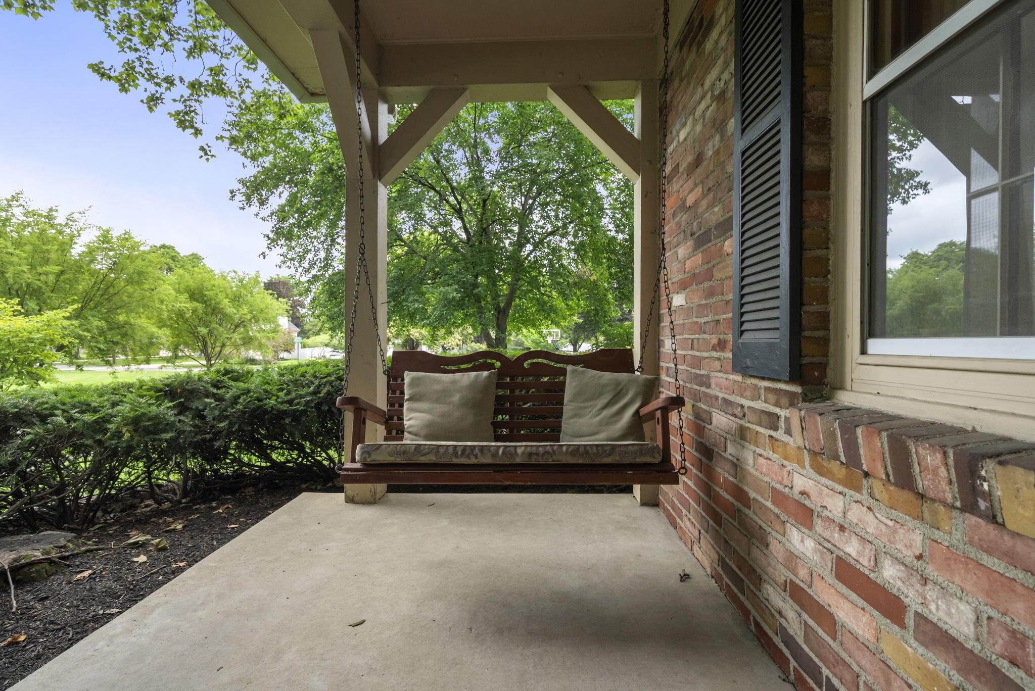 2315 Haverford Road Columbus, OH 43220 - Photo 10 of 99