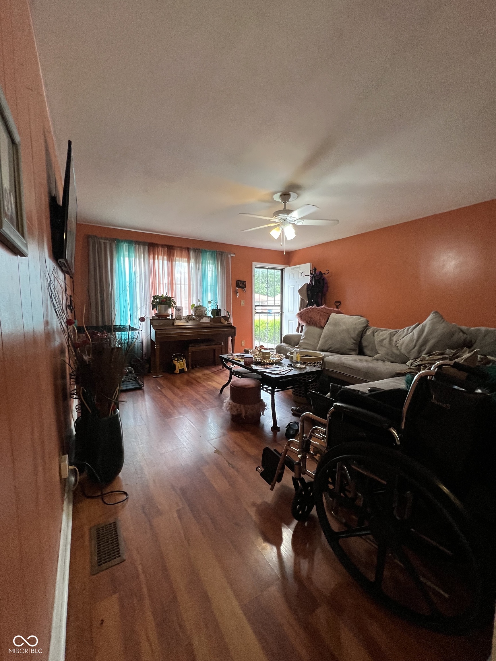 7903 Roy Road Indianapolis, IN 46219 - Photo 4 of 15 Gallery Image 4