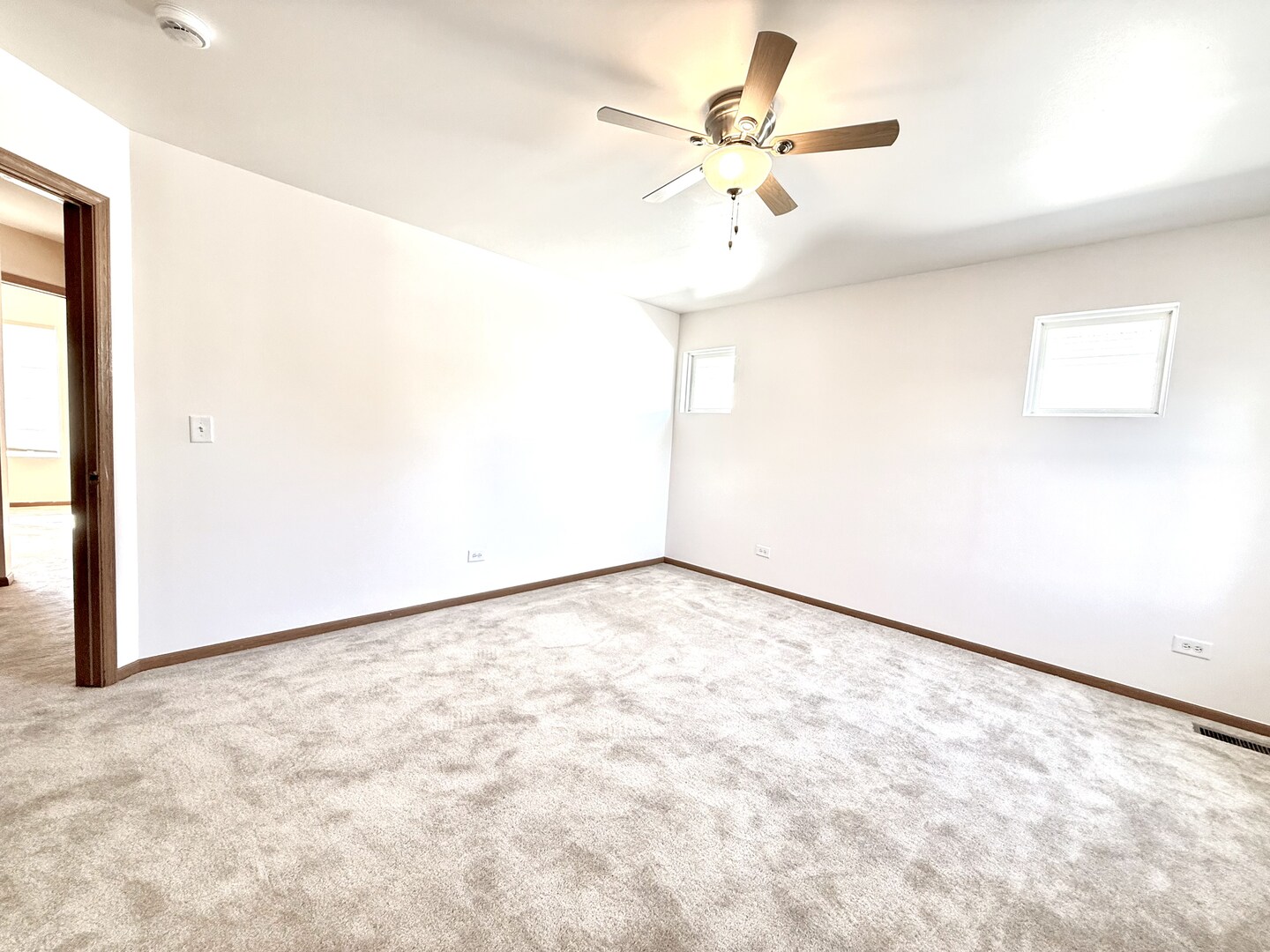 138 Mountain Laurel Court Romeoville, IL 60446 - Photo 12 of 26 an empty room