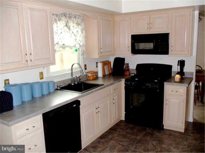 2708 Andrew Drive Sinking Spring, PA 19608 - Photo 12 of 25 Gallery Image 12
