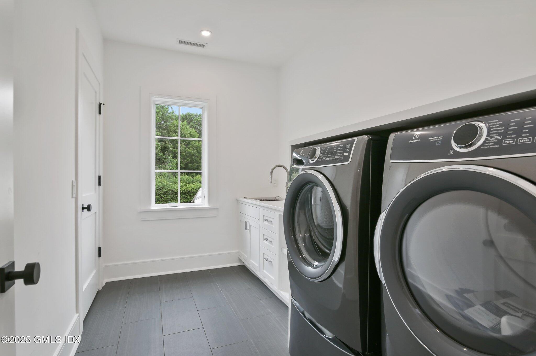 8 Fado Lane Cos Cob, CT 06807 - Photo 21 of 45 50-web-or-mls-8-fado-ln