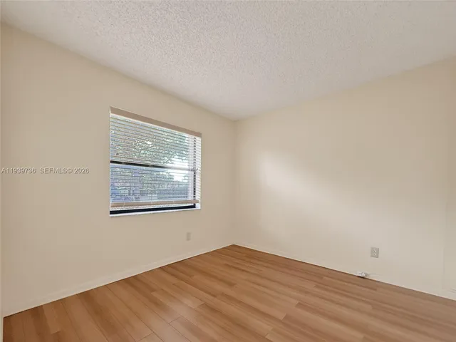 $2,000 | 10409 Northwest 11th Street, Unit 105, Pembroke Pines, FL 33026