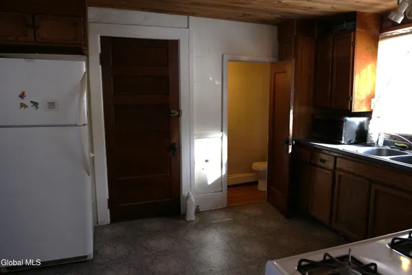 $275,000 | 295 West Sand Lake Road, North Greenbush, NY 12198