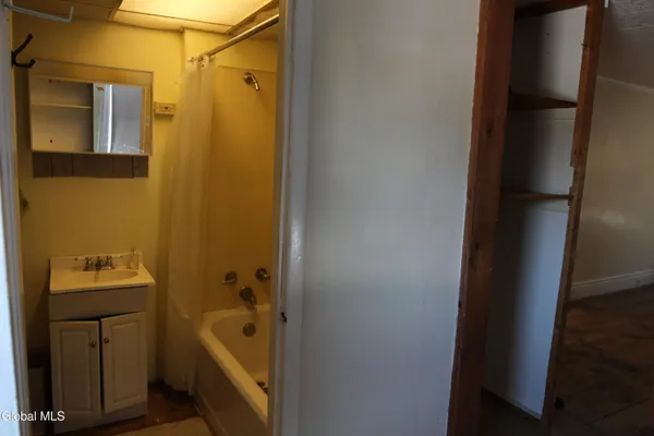 $275,000 | 295 West Sand Lake Road, North Greenbush, NY 12198