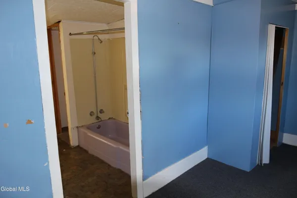 $275,000 | 295 West Sand Lake Road, North Greenbush, NY 12198