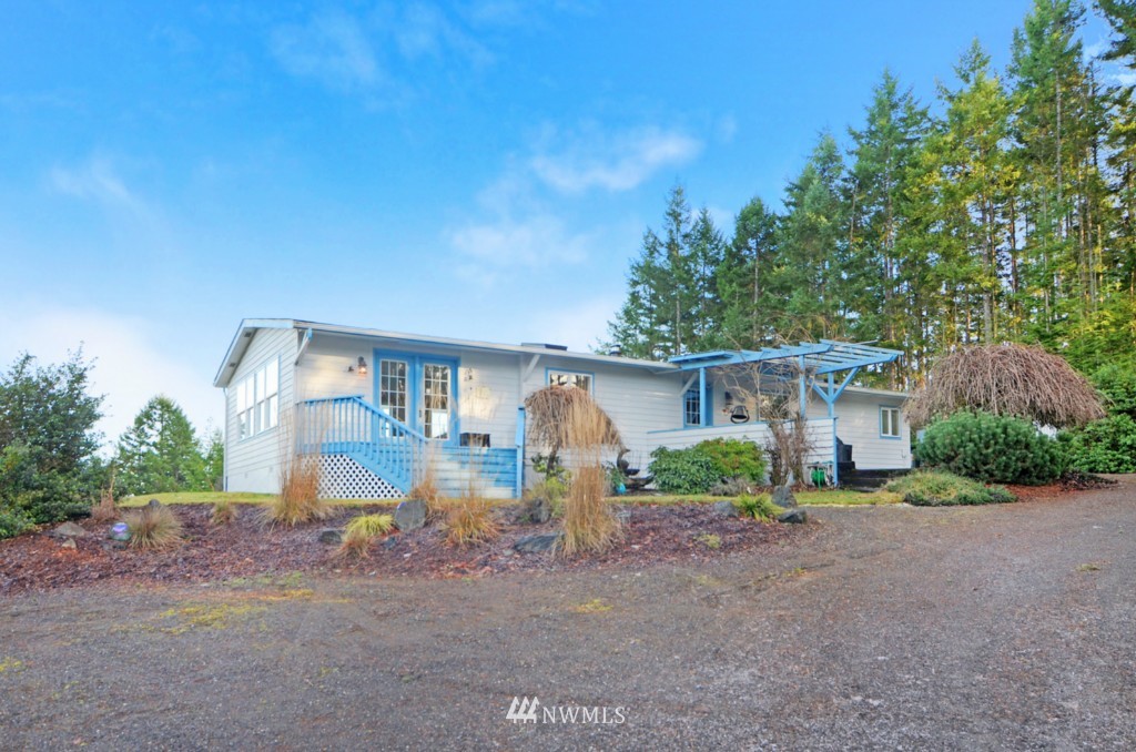 5655 Northwest Marks Road Bremerton, WA 98312 - Photo 2 of 20 Gallery Image 2