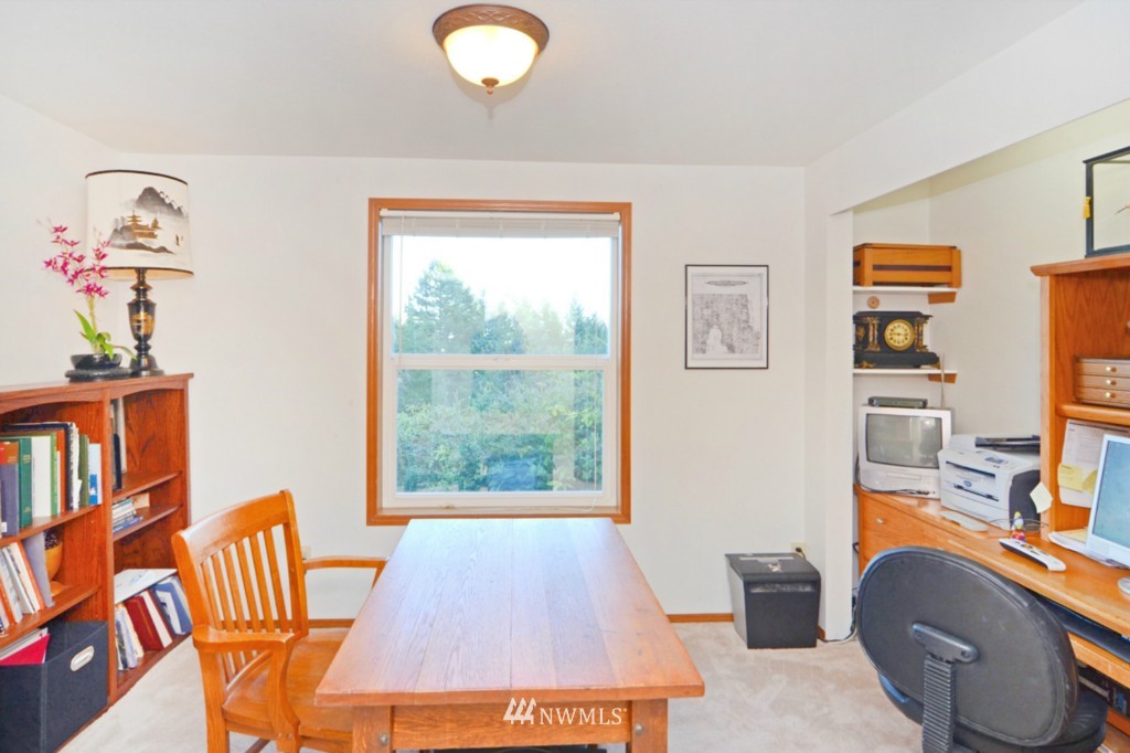 5655 Northwest Marks Road Bremerton, WA 98312 - Photo 12 of 20 Gallery Image 12