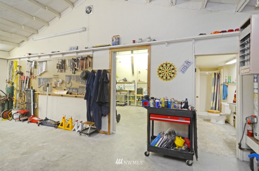 5655 Northwest Marks Road Bremerton, WA 98312 - Photo 17 of 20 Gallery Image 17