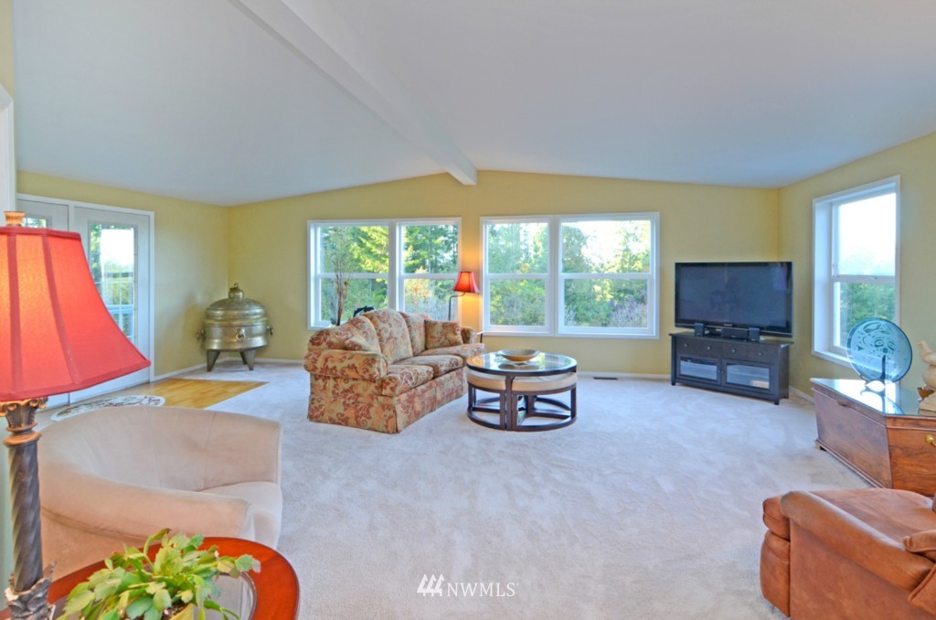 5655 Northwest Marks Road Bremerton, WA 98312 - Photo 3 of 20 Gallery Image 3