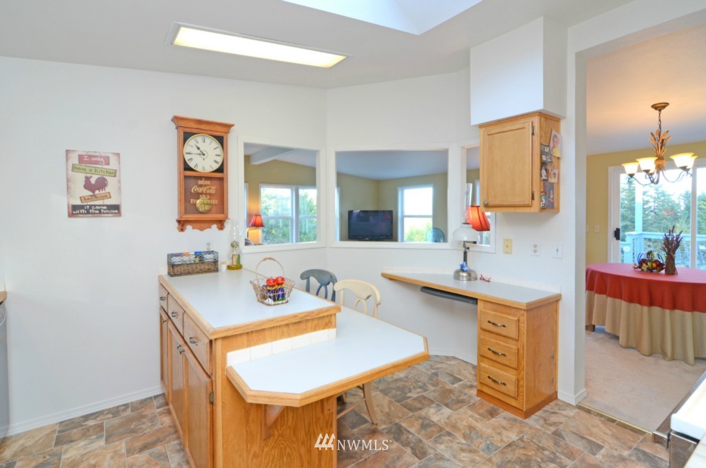 5655 Northwest Marks Road Bremerton, WA 98312 - Photo 8 of 20 Gallery Image 8