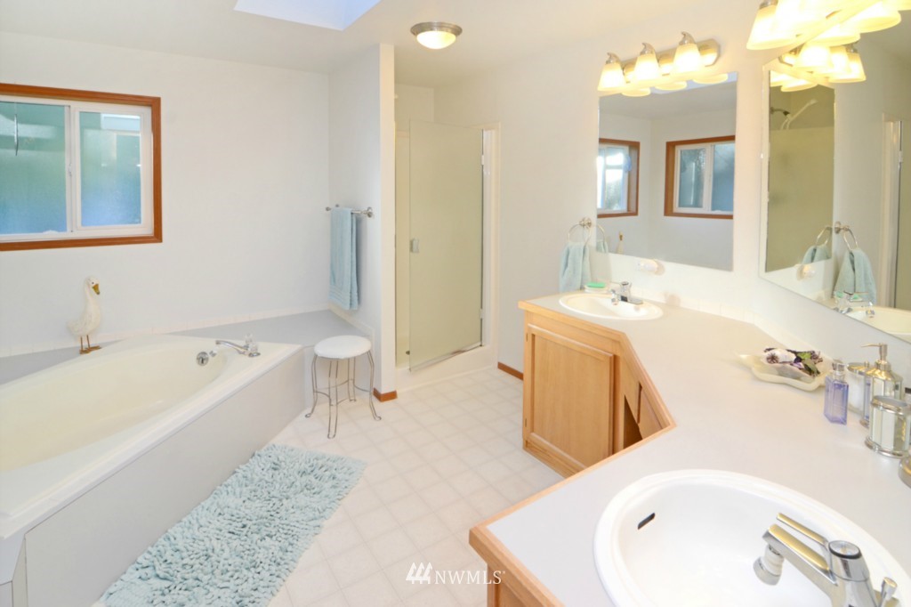 5655 Northwest Marks Road Bremerton, WA 98312 - Photo 10 of 20 Gallery Image 10