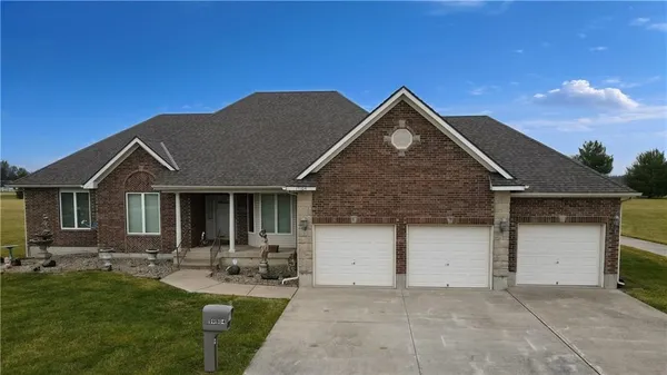 $1,025,000 | 19104 Autumn Lane, Pleasant Hill, MO 64080