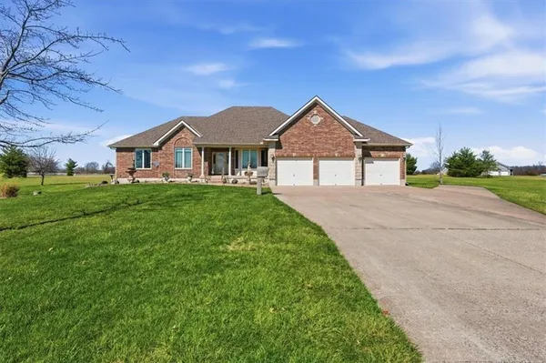 $1,025,000 | 19104 Autumn Lane, Pleasant Hill, MO 64080
