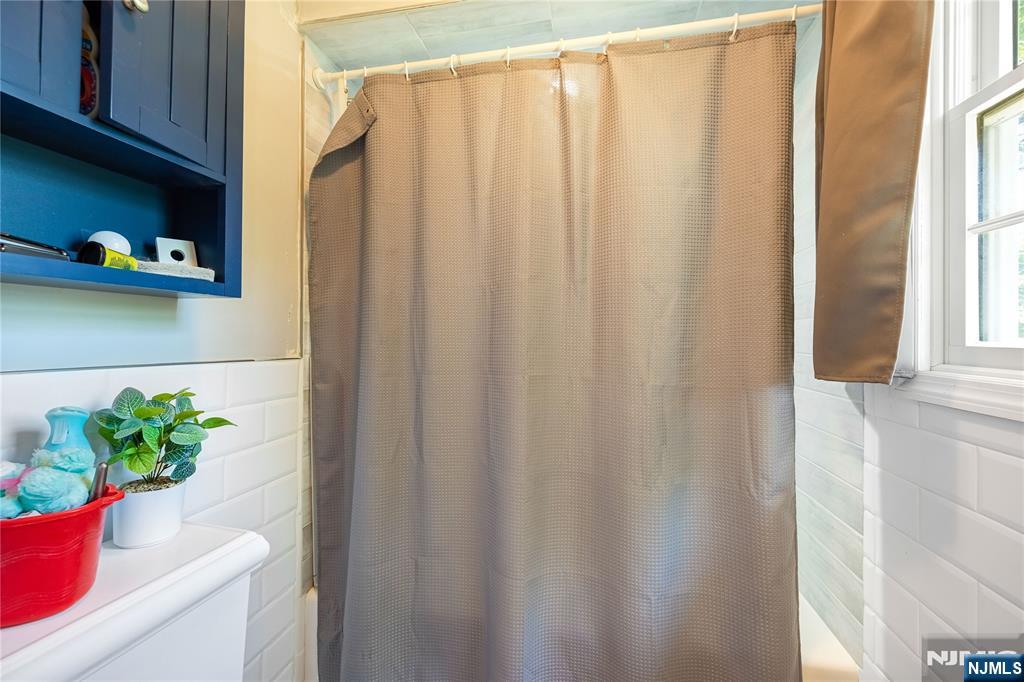 361 Walthery Avenue Ridgewood, NJ 07450 - Photo 17 of 28