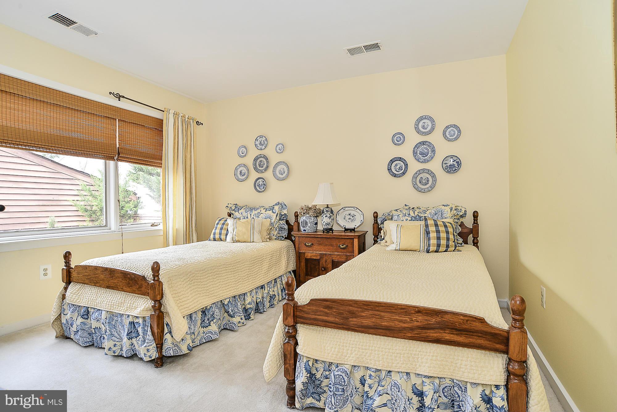 2249 Hunter Mill Road Vienna, VA 22181 - Photo 22 of 30 2nd Floor Guest Bedroom