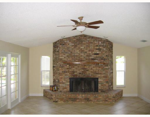 871 Southwest 19th Street Boca Raton, FL 33486 - Photo 4 of 8 Den/Family/Great Room