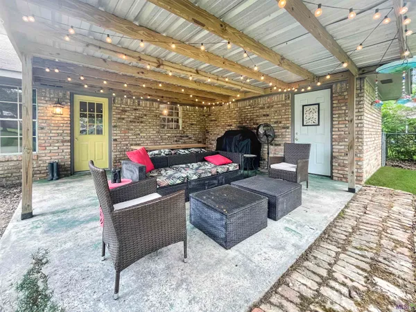 $279,900 | 8054 Minglewood Avenue, Denham Springs, LA 70706