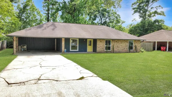 $279,900 | 8054 Minglewood Avenue, Denham Springs, LA 70706