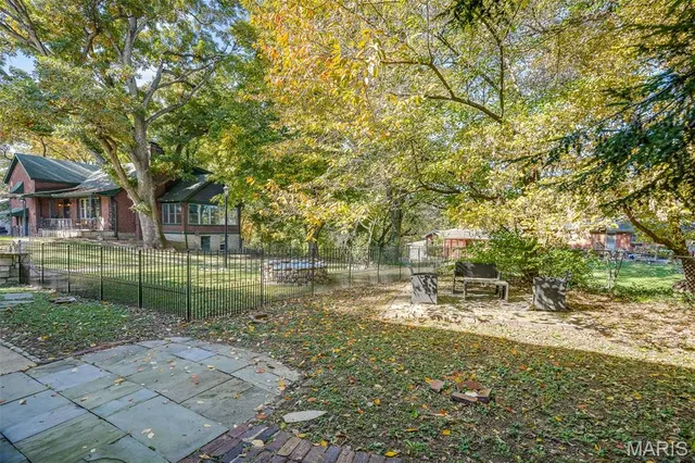 $185,000 | 10 Hill Drive, Unit A B C, Fairview Heights, IL 62208