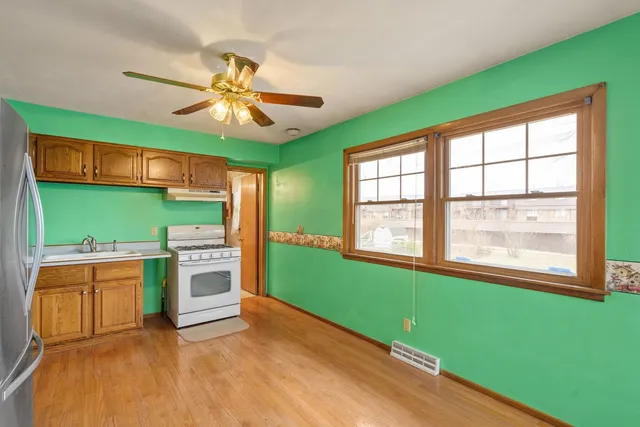 a view of a room with washer and dryer