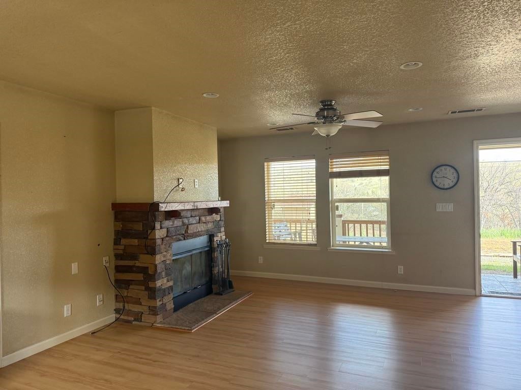 14409 Ager Road Hornbrook, CA 96044 - Photo 4 of 19 Gallery Image 4